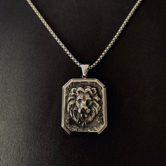 Retro Rectangular Lion Head Pendant Necklace