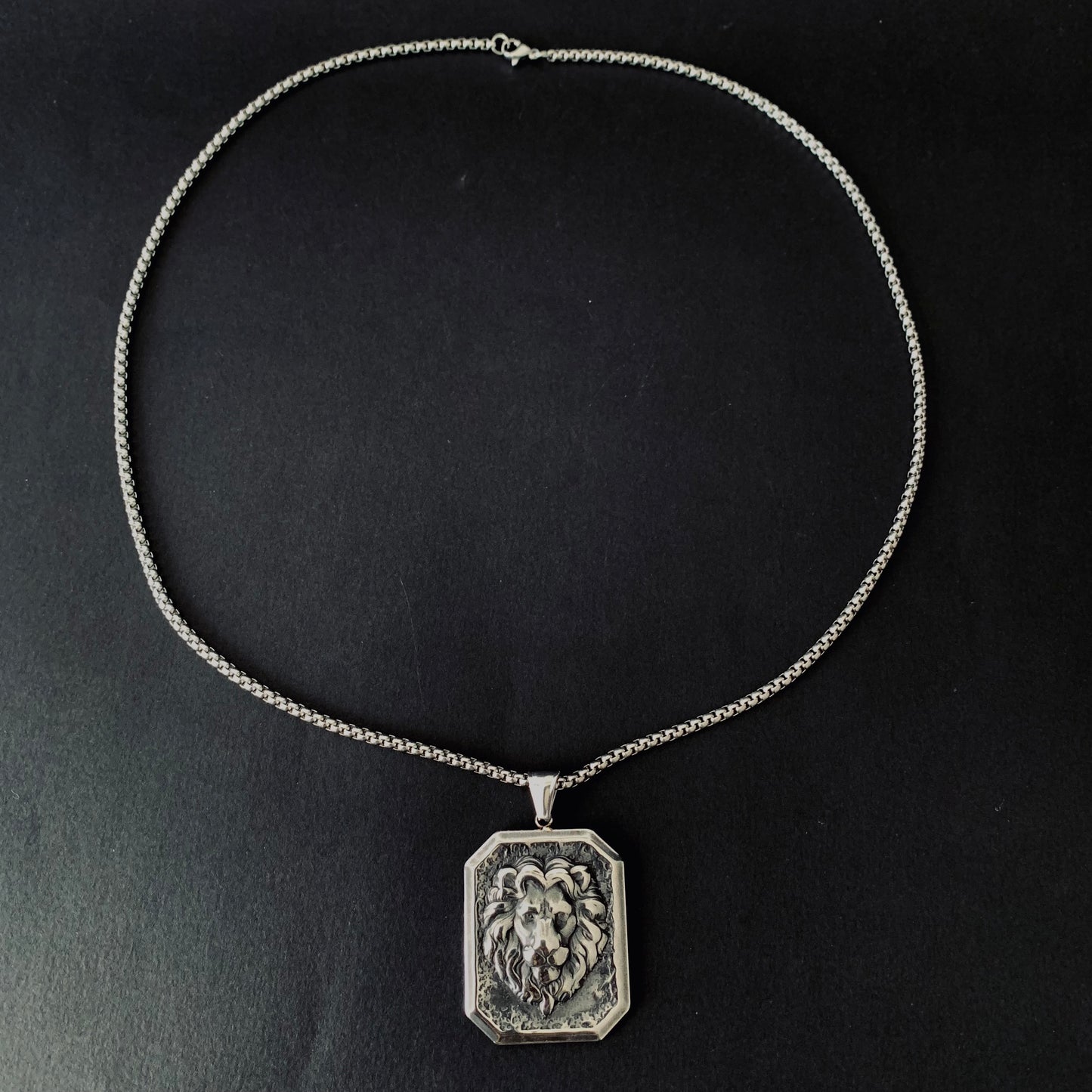 Retro Rectangular Lion Head Pendant Necklace