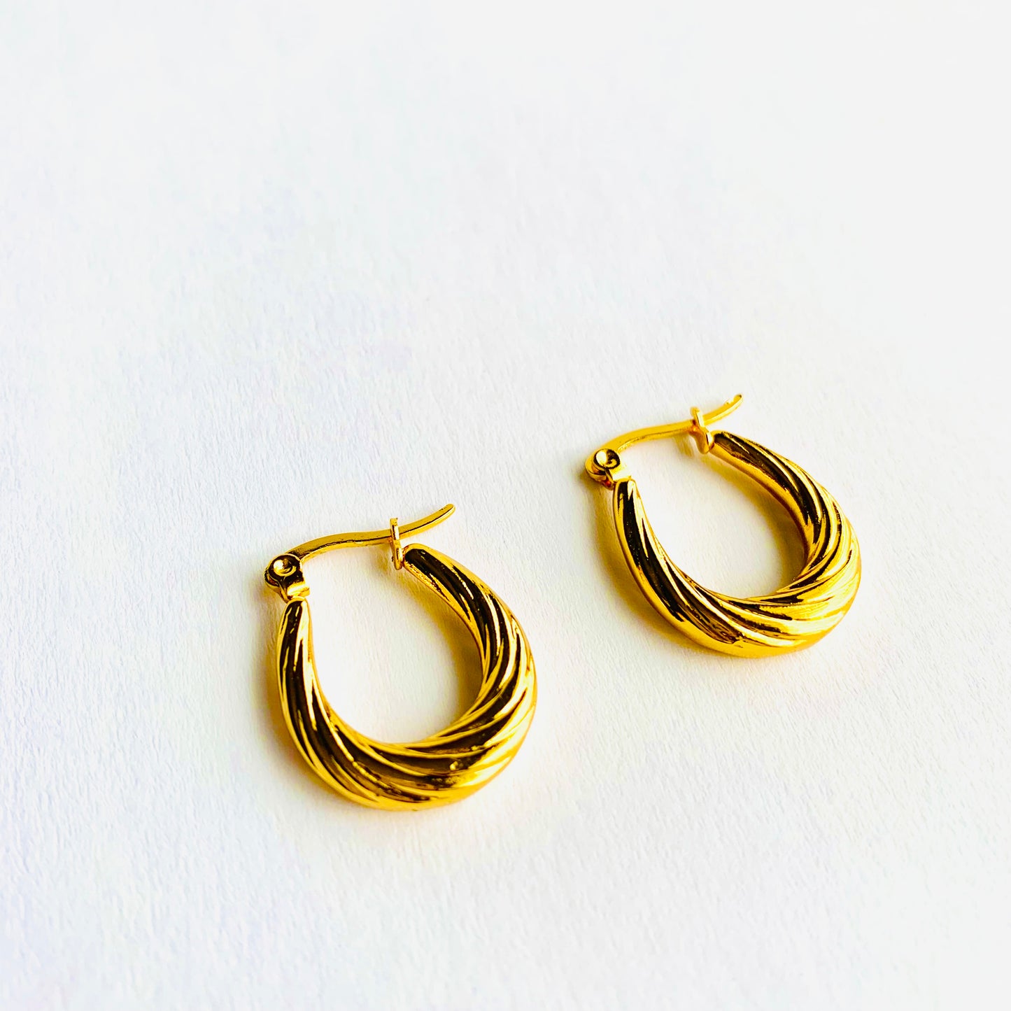 Ribbed Twist Hoops