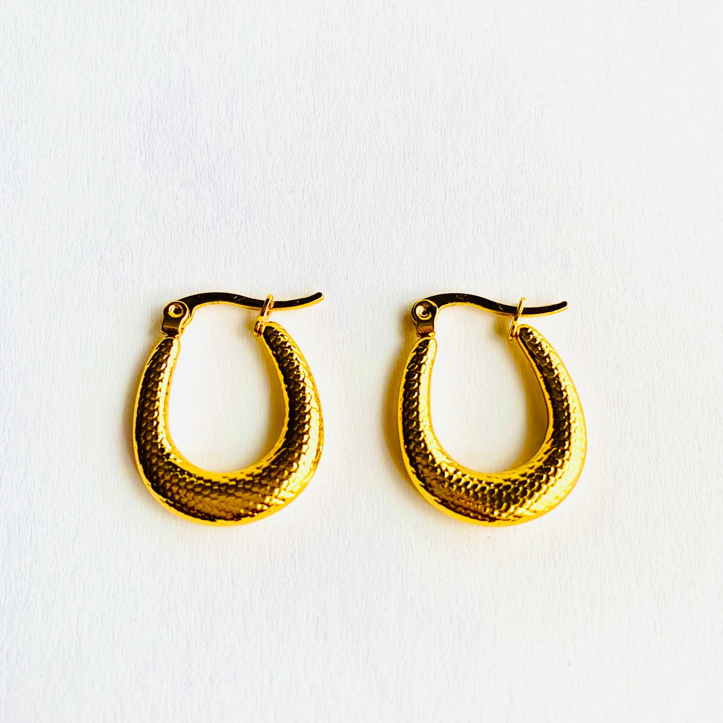 Textured Oval Hoops