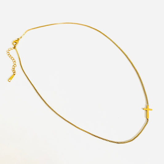 Dainty Sideway Cross