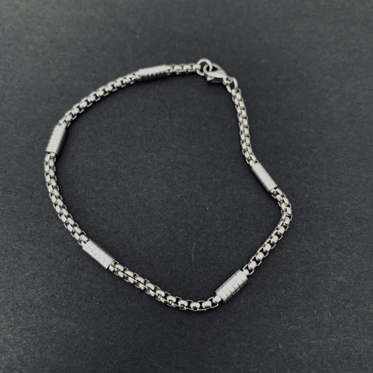 Silver-toned Link Chain Bracelet