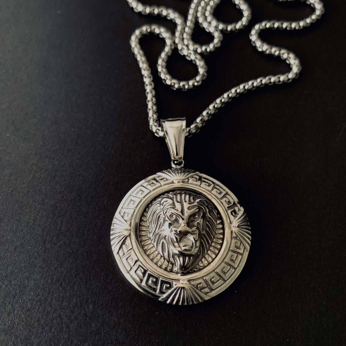 Silver Round Lion Head Pendant Necklace