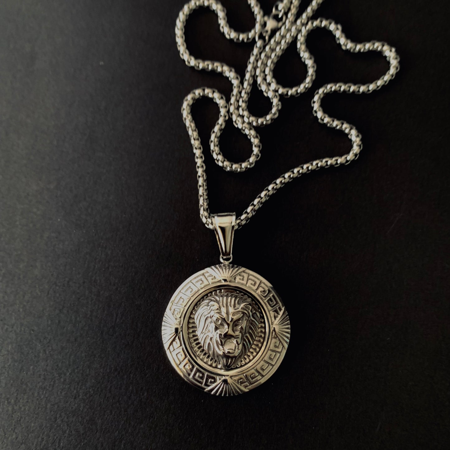 Silver Round Lion Head Pendant Necklace