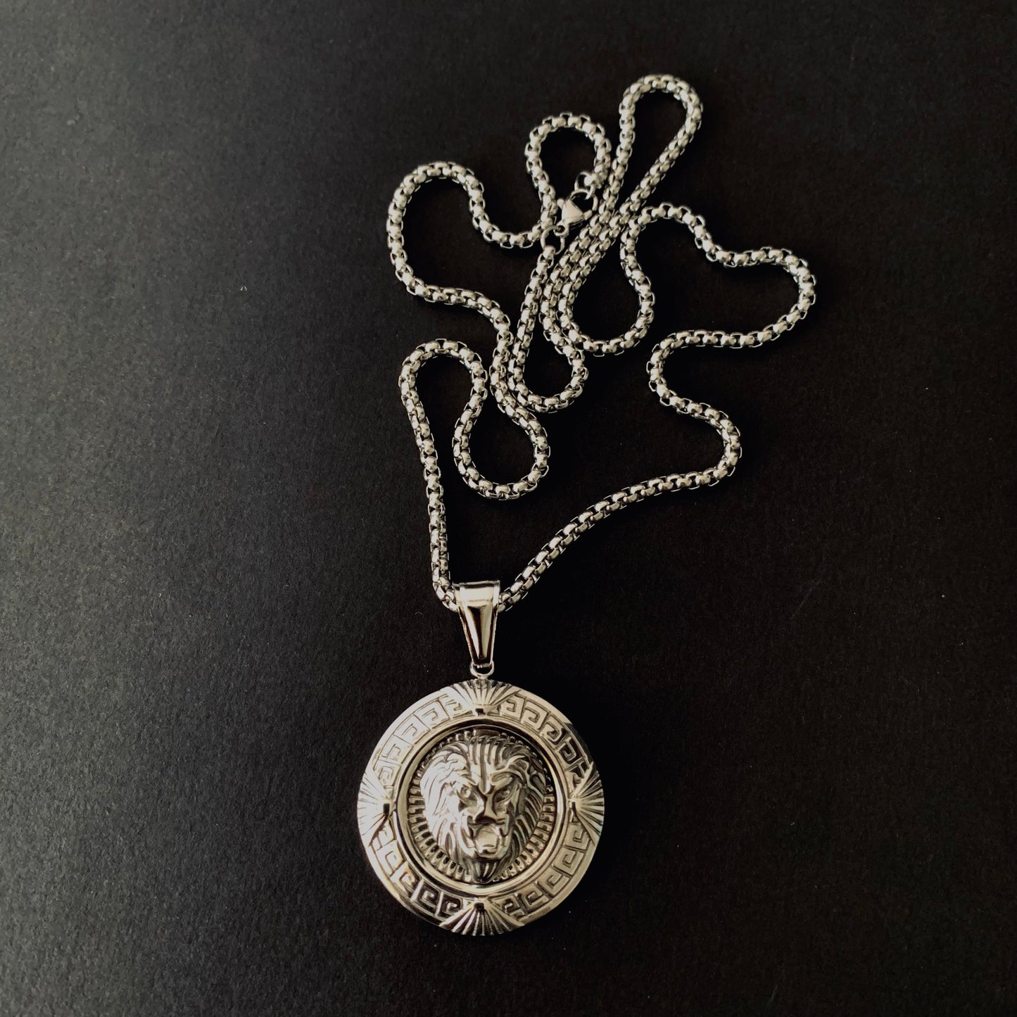 Silver Round Lion Head Pendant Necklace