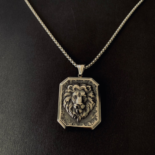 Retro Rectangular Lion Head Pendant Necklace
