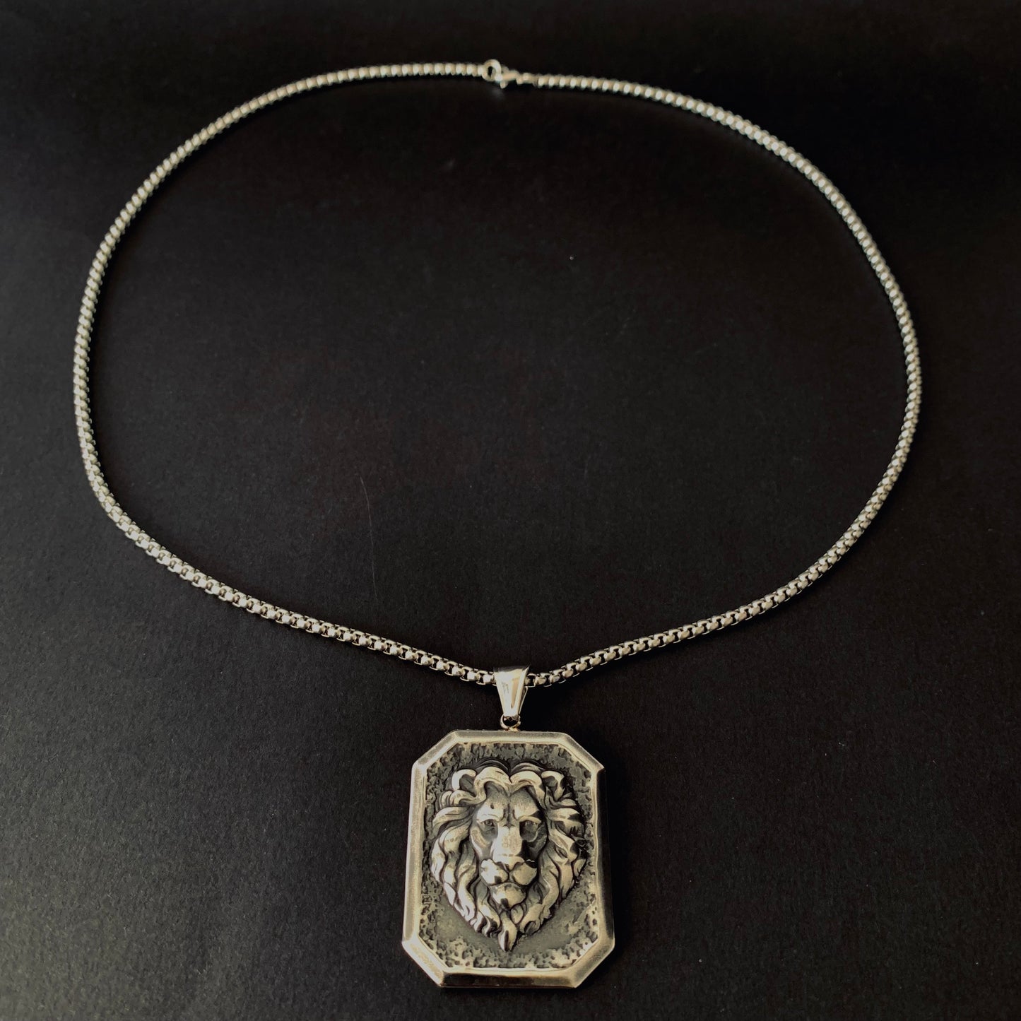 Retro Rectangular Lion Head Pendant Necklace